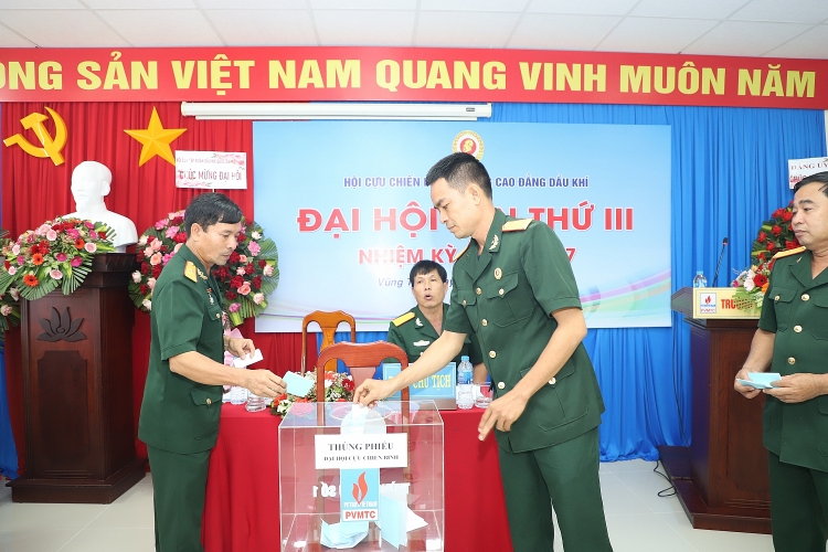 Hội CCB Trường Cao đẳng Dầu khí tổ chức thành công Đại hội lần thứ III Hội CCB Trường Cao đẳng Dầu khí tổ chức thành công Đại hội lần thứ III