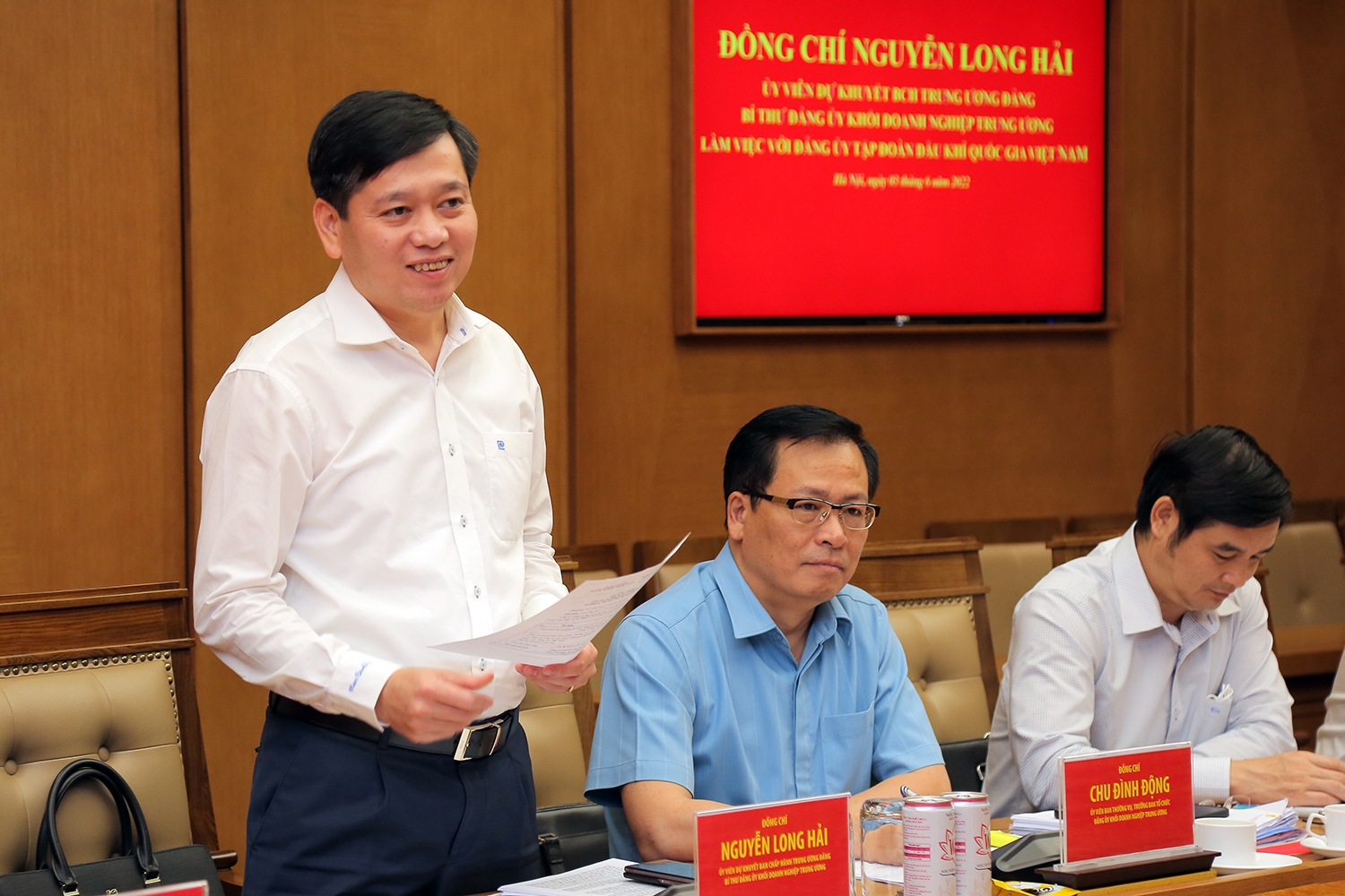 Bí thư Đảng ủy Khối DNTW Nguyễn Long Hải làm việc với Ban Thường vụ Đảng ủy Tập đoàn Dầu khí Quốc gia Việt Nam