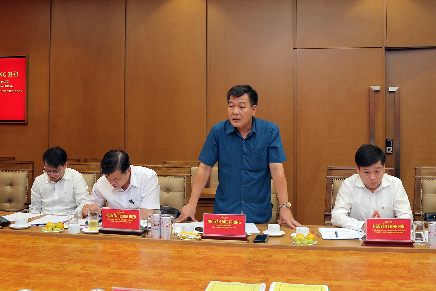 Bí thư Đảng ủy Khối DNTW Nguyễn Long Hải làm việc với Ban Thường vụ Đảng ủy Tập đoàn Dầu khí Quốc gia Việt Nam