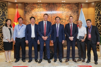 Thành viên HĐTV Petrovietnam Bùi Minh Tiến tiếp lãnh đạo Tập đoàn AXENS (Pháp)