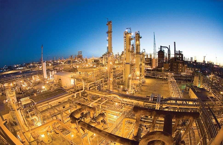 Tổng thống Biden muốn tăng công suất lọc dầu của Mỹ