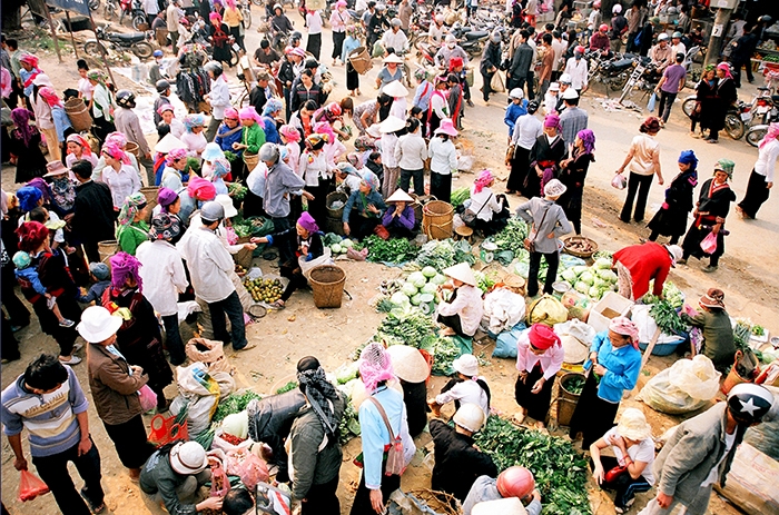 Tủa Chùa - Cô sơn nữ ẩn hiện giữa mây ngàn Tây Bắc