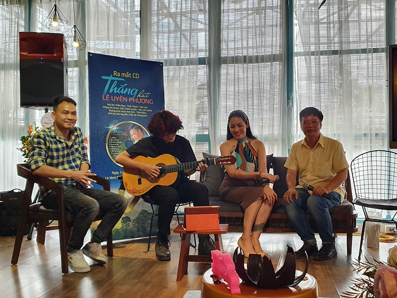 Lắng nghe Thắng hát