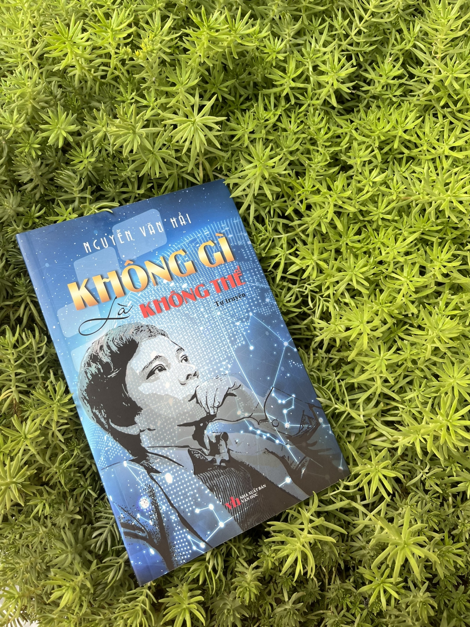 “Không gì là không thể” được phát hành bởi Nhà xuất bản Văn học.