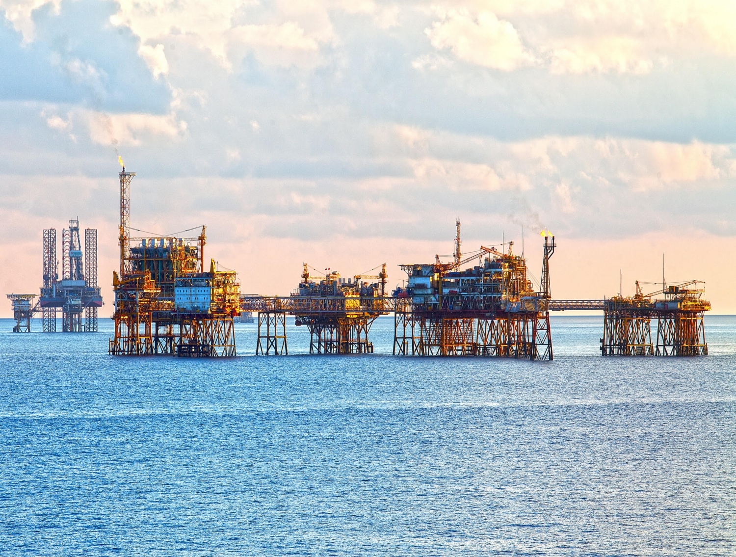Dự báo giá dầu: Brent tiếp tục xu hướng giảm