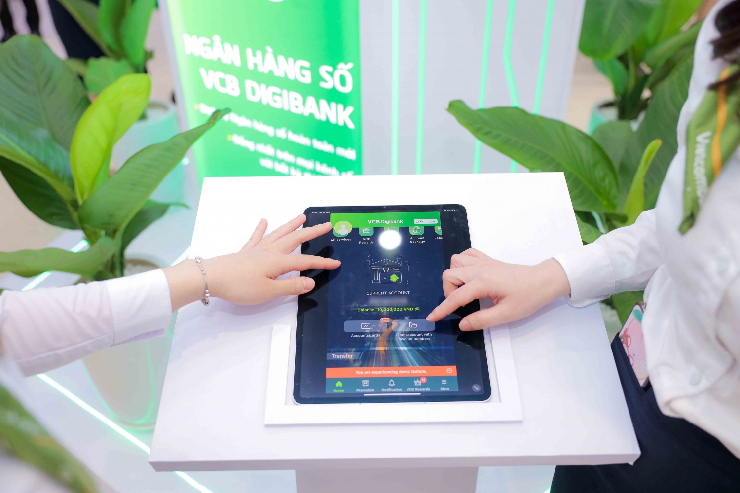 Vietcombank Ba Đình khai trương trụ sở mới và ra mắt chuỗi trải nghiệm dịch vụ ngân hàng số