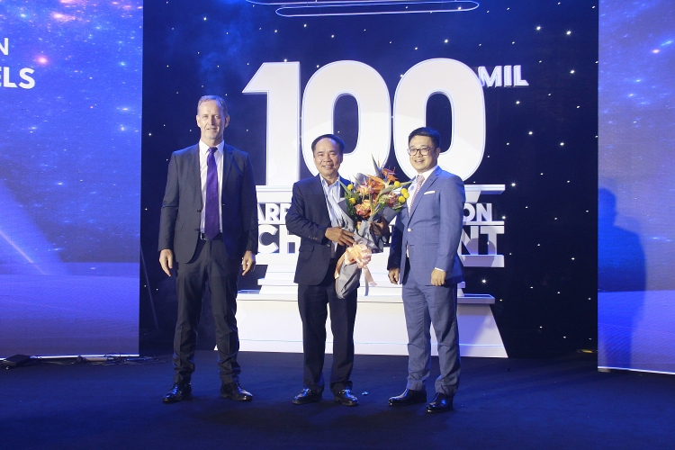 Hoàng Long JOC tổ chức lễ kỷ niệm đạt sản lượng 100 triệu thùng dầu Hoàng Long JOC tổ chức lễ kỷ niệm đạt sản lượng 100 triệu thùng dầu
