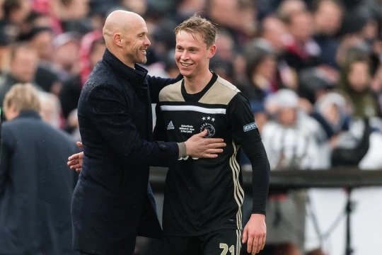 Frenkie De Jong vẫn muốn ở lại Barcelona dù sắp gia nhập... Man Utd
