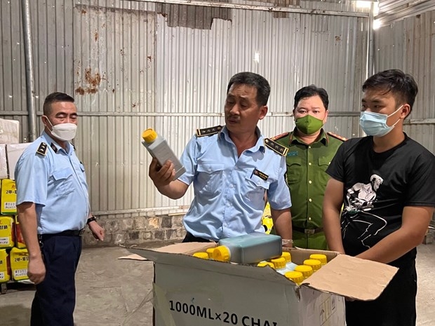 Hà Nội liên tiếp phát hiện những vụ hàng lậu, hàng giả quy mô lớn