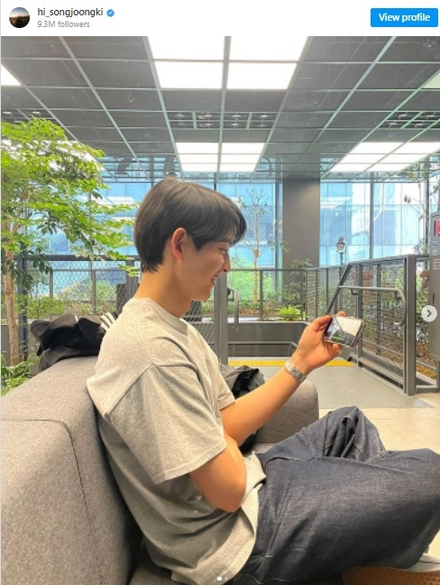 Top 10 khoảnh khắc MXH hot nhất showbiz Hàn nửa đầu năm 2022