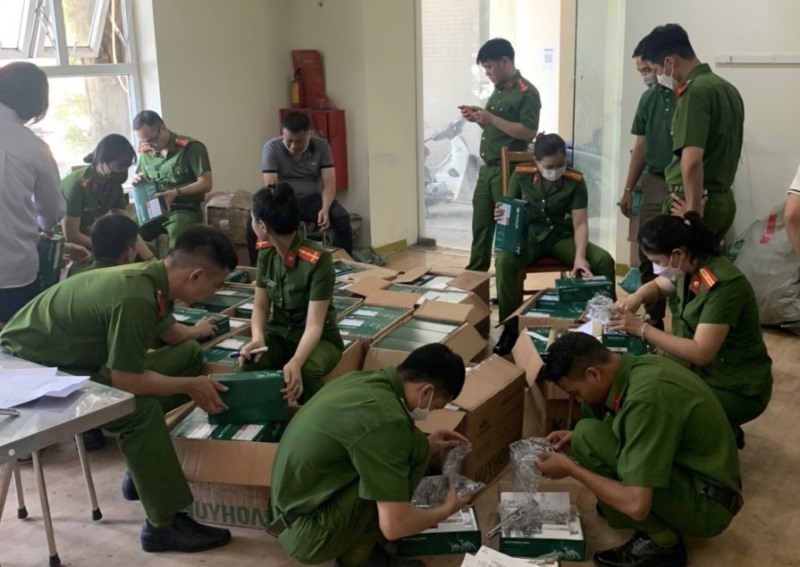 Hà Nội liên tiếp phát hiện những vụ hàng lậu, hàng giả quy mô lớn