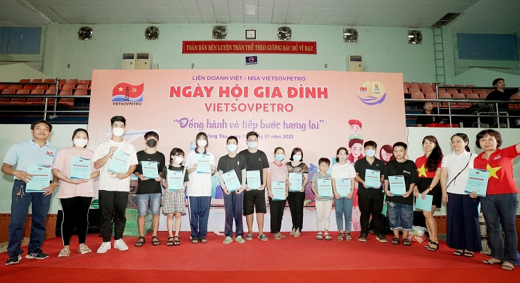 Ngày hội Gia đình Vietsovpetro 2022 với chủ đề “ Đồng hành và Tiếp bước tương lai” Ngày hội Gia đình Vietsovpetro 2022: “Đồng hành và tiếp bước tương lai”