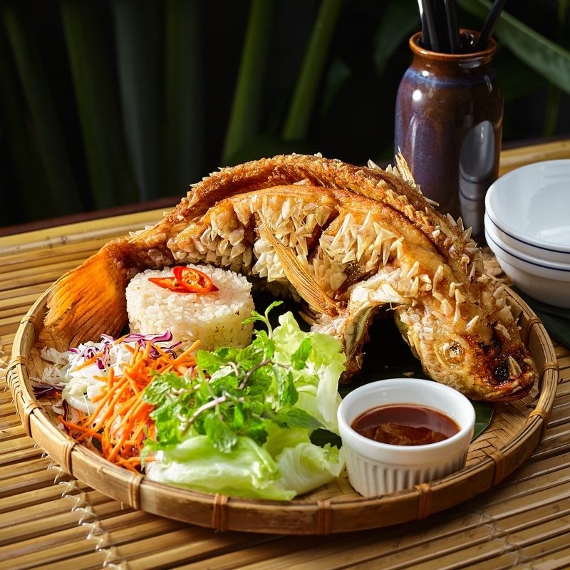 Đến hồ của gió ăn “cá gió” chiên giòn