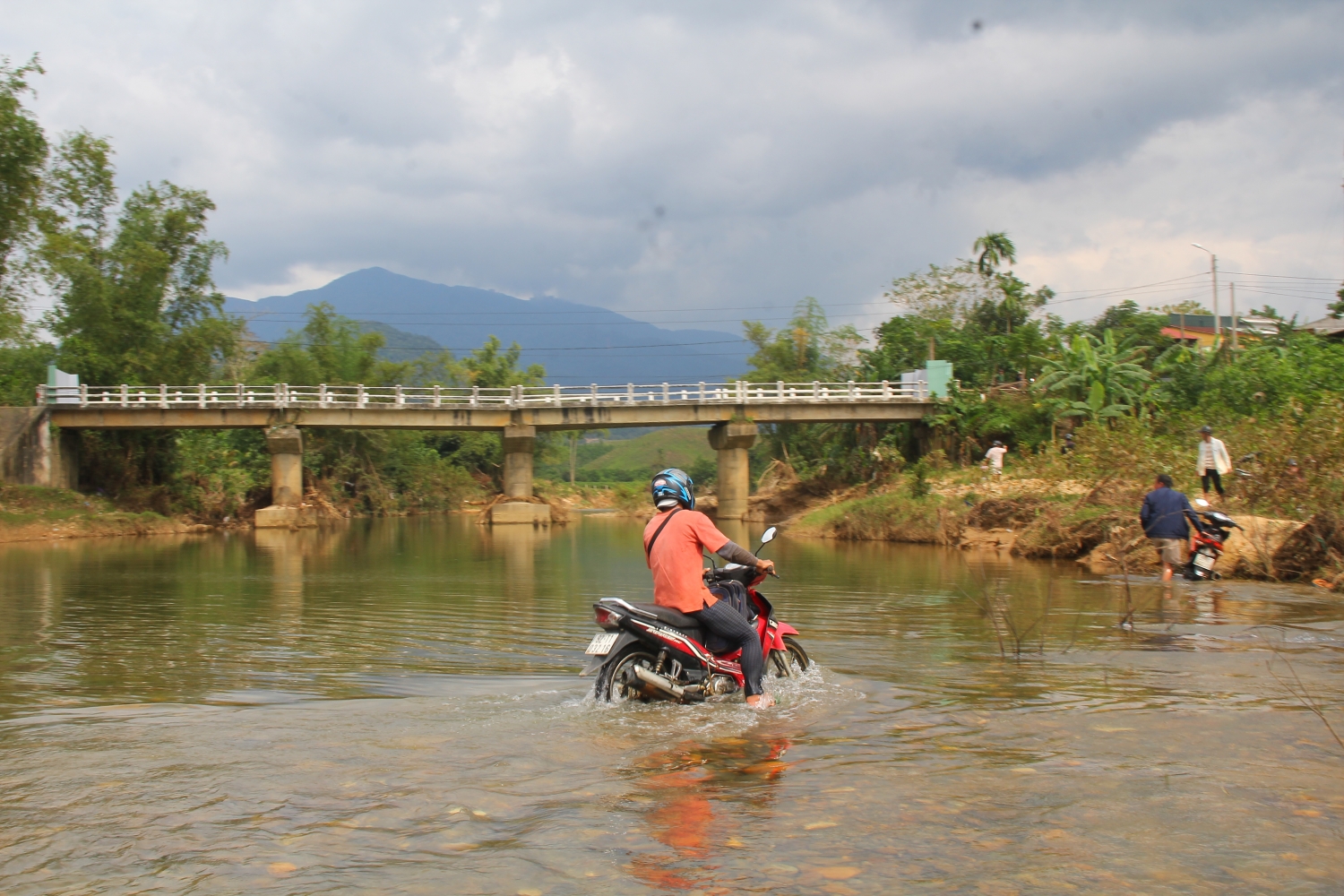 Quảng Nam: Khắc phục sự cố sụt lún cầu gây ảnh hưởng tới hơn 1.500 người