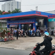 Tăng trích quỹ bình ổn, giá xăng dầu giảm không đáng kể