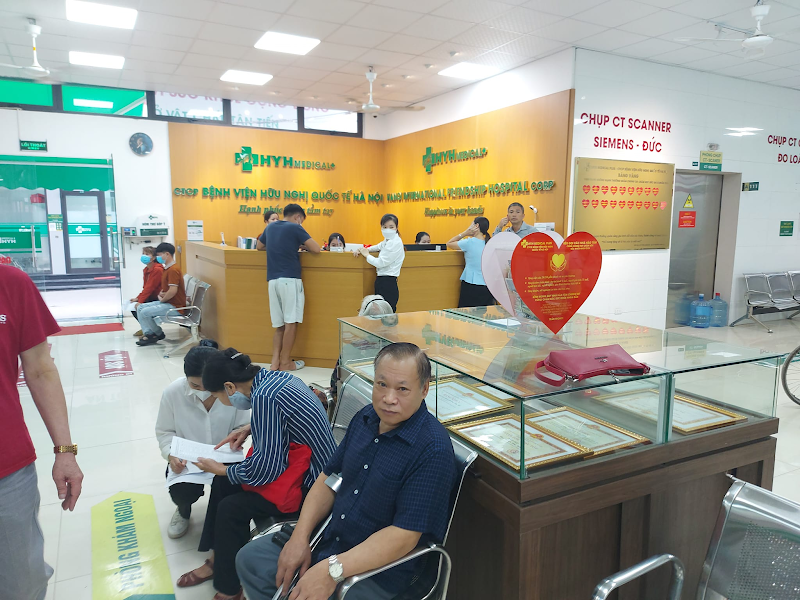 Hà Nội: Hơn 100 hội viên Hội Người khuyết tật khám sức khỏe miễn phí tại Phòng khám đa khoa HYH Medical Plus