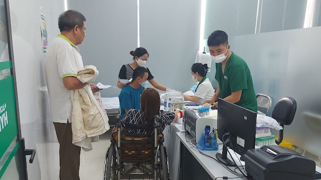 Hà Nội: Hơn 100 hội viên Hội Người khuyết tật khám sức khỏe miễn phí tại Phòng khám đa khoa HYH Medical Plus