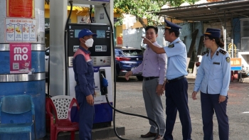 Yêu cầu xử lý nghiêm doanh nghiệp ngừng, không bán xăng dầu