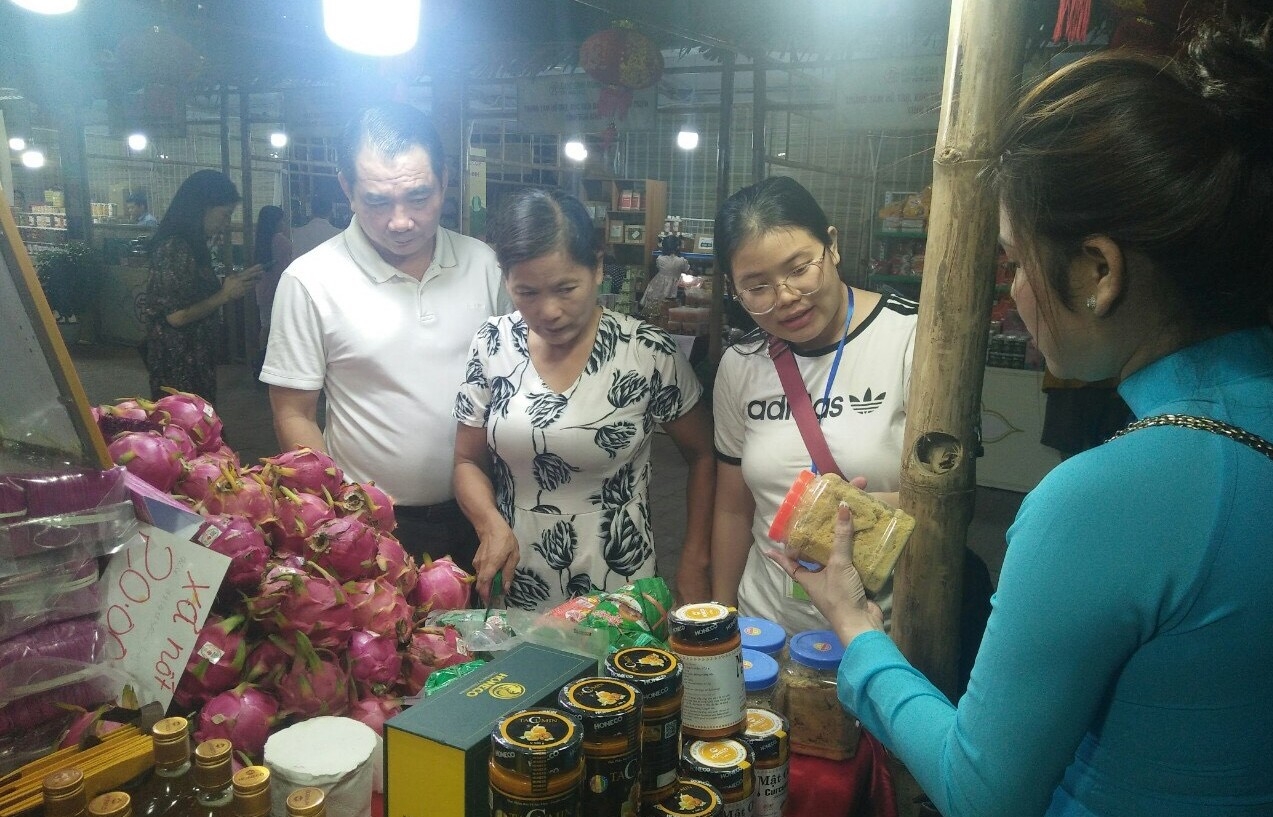 Hội chợ Đặc sản vùng miền Việt Nam 2022: Cầu nối giữa nhà sản xuất, đơn vị phân phối và người tiêu dùng