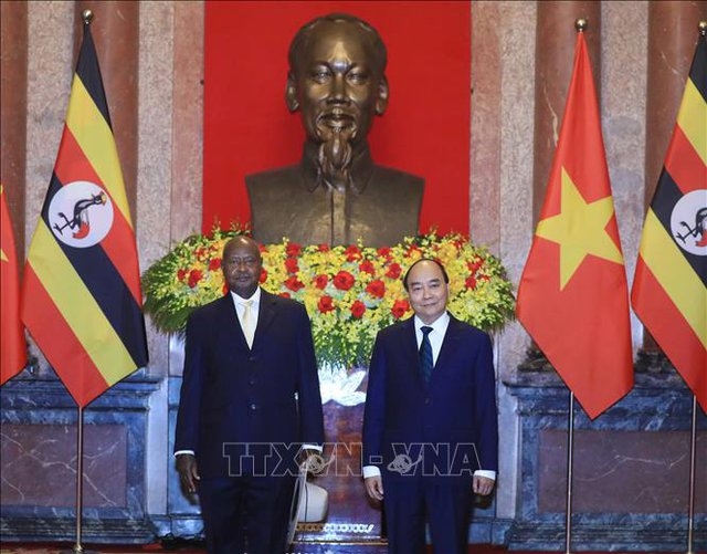Chủ tịch nước Nguyễn Xuân Phúc hội đàm với Tổng thống Cộng hòa Uganda