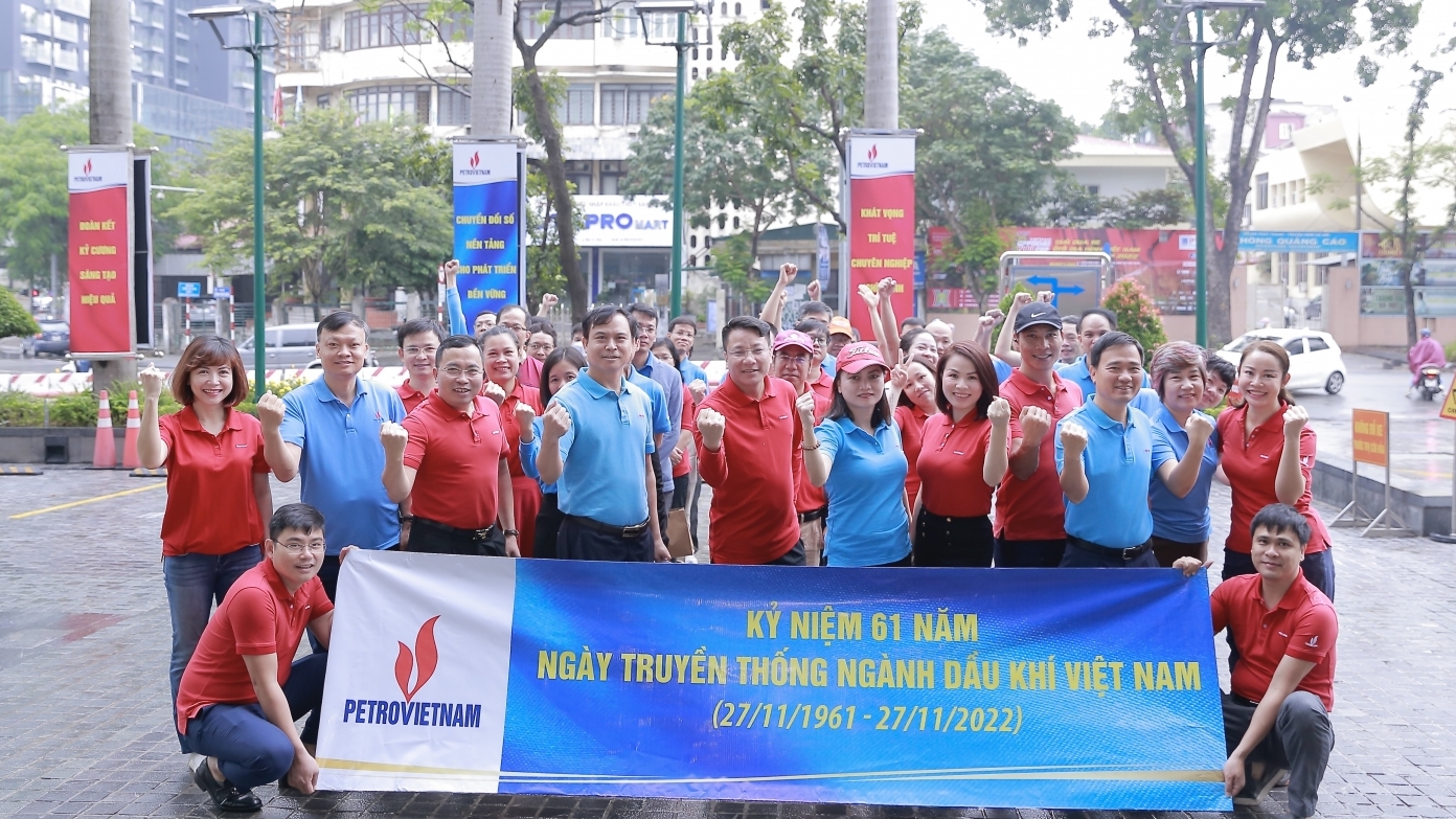 Công đoàn Cơ quan Tập đoàn tổ chức hoạt động chạy bộ “Gắn kết để thành công”