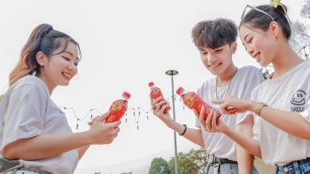 Dù thức khuya xem bóng đá nhưng sáng ra Gen Z vẫn tươi tắn chạy deadline