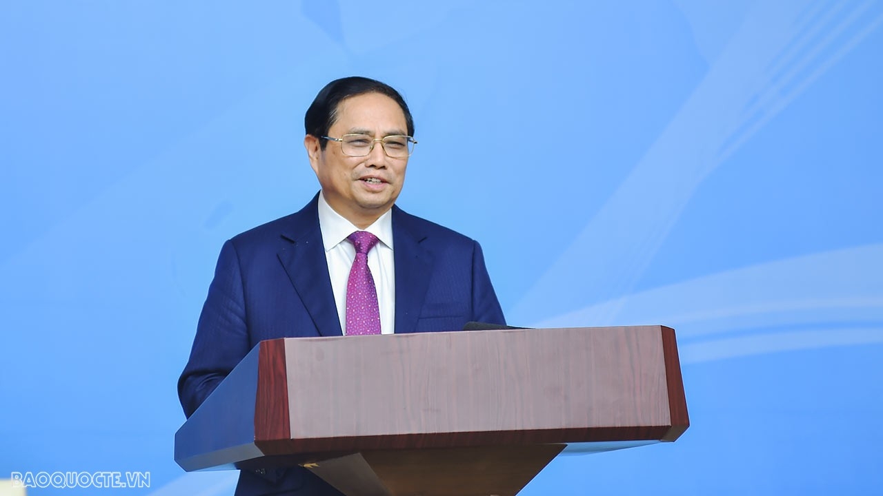Thủ tướng Chính phủ phát biểu tổng kết Hội nghị tổng kết công tác Ngoại giao vaccine - Bài học kinh nghiệm để thúc đẩy công tác Ngoại giao kinh tế trong tình hình mới. (Ảnh: Tuấn Anh)