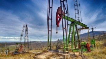 Giá dầu của Azerbaijan ổn định quanh mức 90 USD/thùng