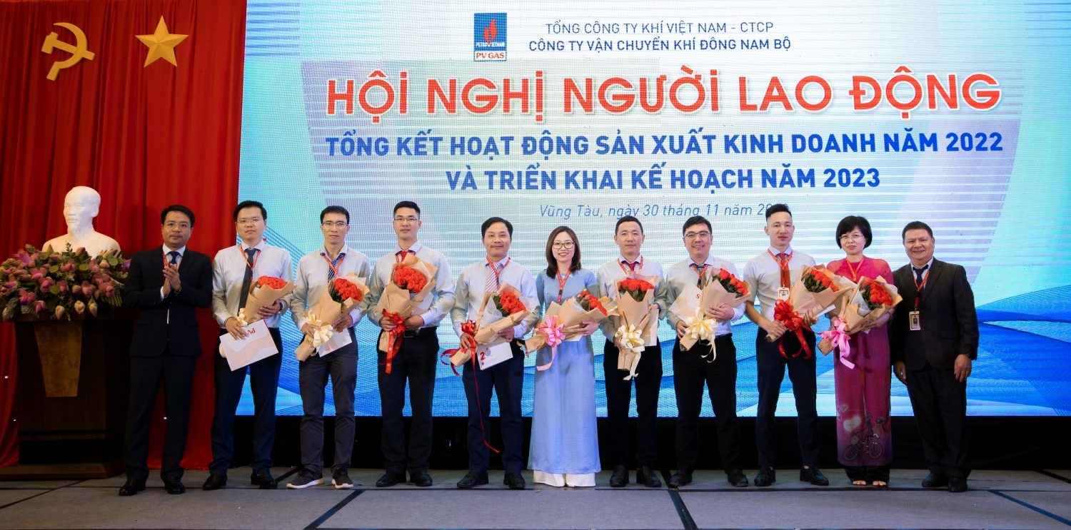 KĐN biểu dương và khen thưởng các cá nhân và tập thể xuất sắc tiêu biểu năm 2022