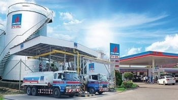 Giá xăng ngày mai (12/12) tiếp tục giảm mạnh, có thể tới 1.500 đồng/lít!