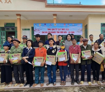 Công đoàn Dầu khí Việt Nam mang Tết sớm đến với người dân Tây Bắc