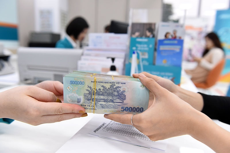 Thấy gì ở các ngân hàng thương mại?