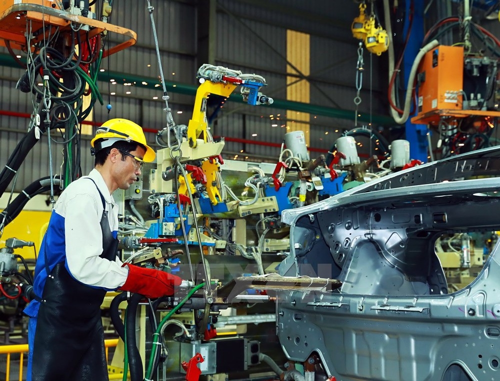 ADB nâng dự báo tăng trưởng kinh tế Việt Nam năm nay lên 7,5%