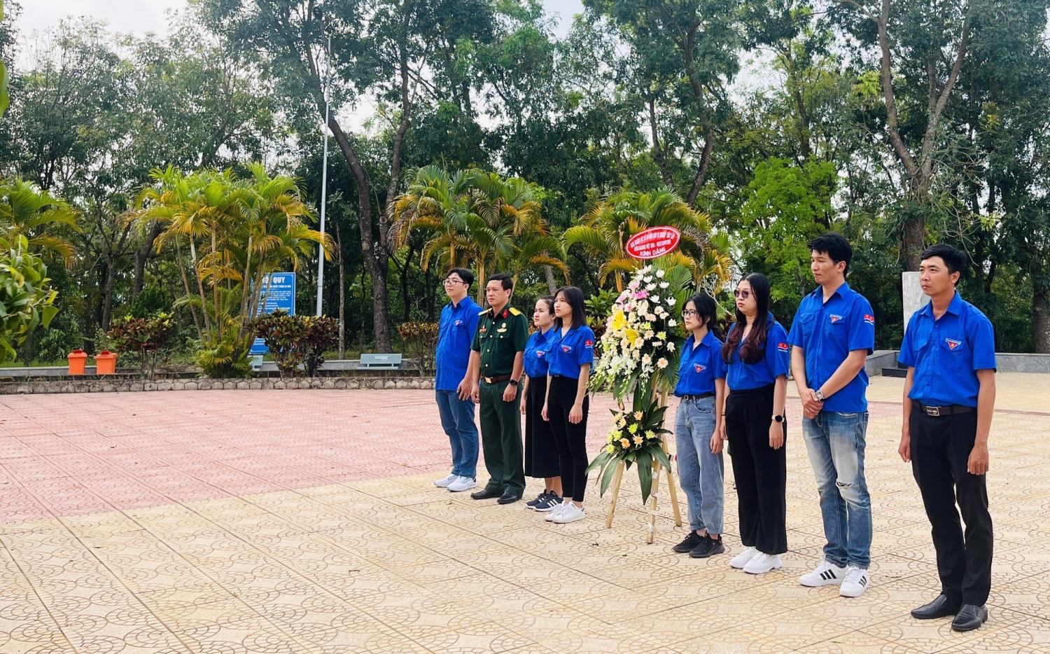 Thực hiện công tác An sinh xã hội và giáo dục tư tưởng Cách mạng cho đoàn viên thanh niên