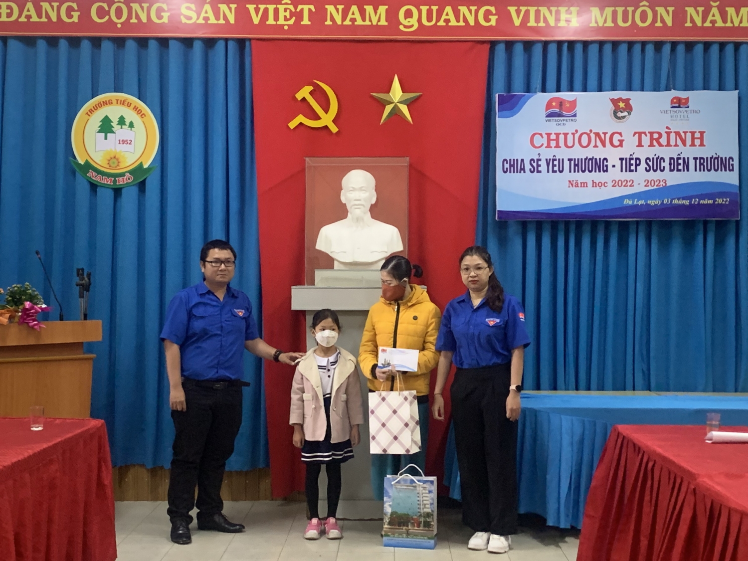 Thực hiện công tác An sinh xã hội và giáo dục tư tưởng Cách mạng cho đoàn viên thanh niên