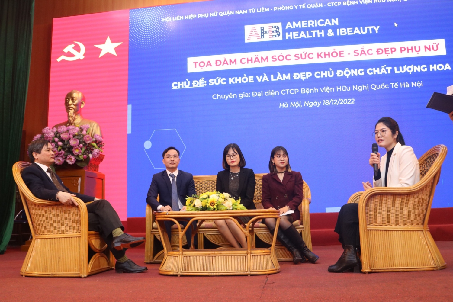 AHIB phối hợp với Hội phụ nữ và Phòng y tế Quận Nam Từ Liêm tổ chức tọa đàm chăm sóc sức khỏe - sắc đẹp phụ nữ