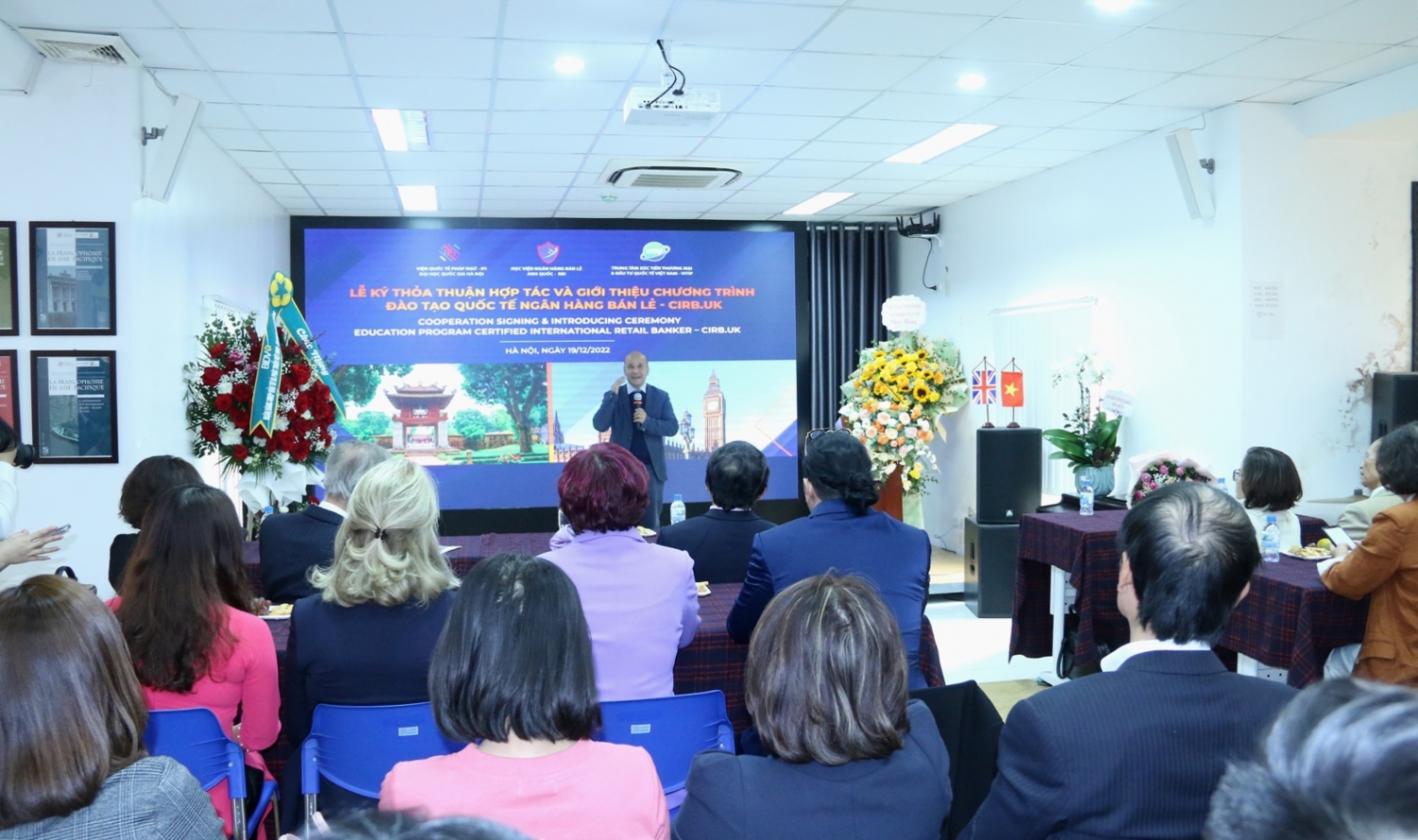 IFI và VITIP thúc đẩy hợp tác đào tạo quốc tế về ngân hàng bán lẻ
