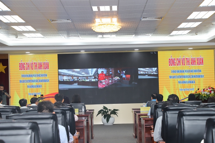 Phó Chủ tịch nước Võ Thị Ánh Xuân thăm, làm việc với Vietsovpetro và động viên CBCNV ngành Dầu khí Phó Chủ tịch nước Võ Thị Ánh Xuân thăm, làm việc với Vietsovpetro và động viên CBCNV Dầu khí