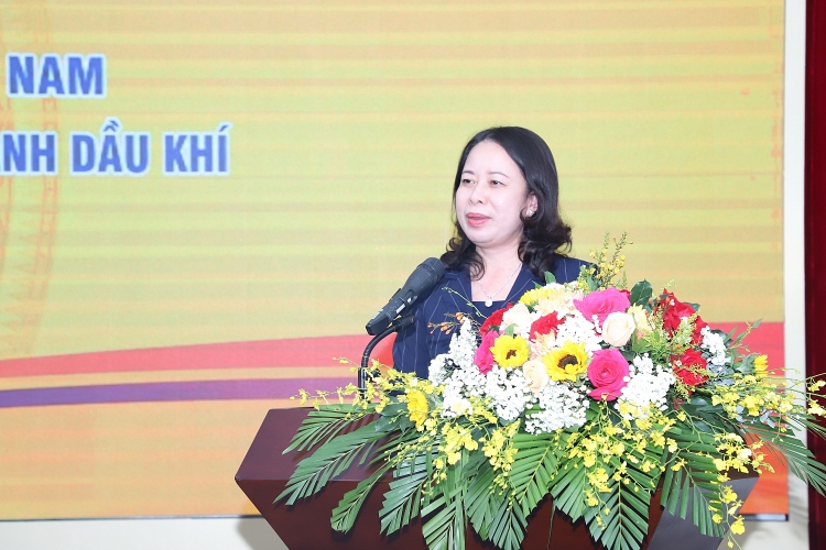 Phó Chủ tịch nước Võ Thị Ánh Xuân thăm, làm việc với Vietsovpetro và động viên CBCNV ngành Dầu khí Phó Chủ tịch nước Võ Thị Ánh Xuân thăm, làm việc với Vietsovpetro và động viên CBCNV Dầu khí