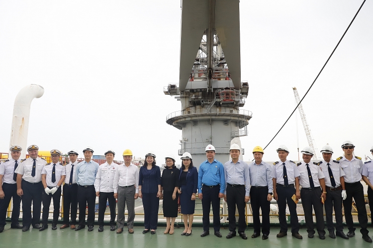 Phó Chủ tịch nước Võ Thị Ánh Xuân thăm, làm việc với Vietsovpetro và động viên CBCNV ngành Dầu khí Phó Chủ tịch nước Võ Thị Ánh Xuân thăm, làm việc với Vietsovpetro và động viên CBCNV Dầu khí