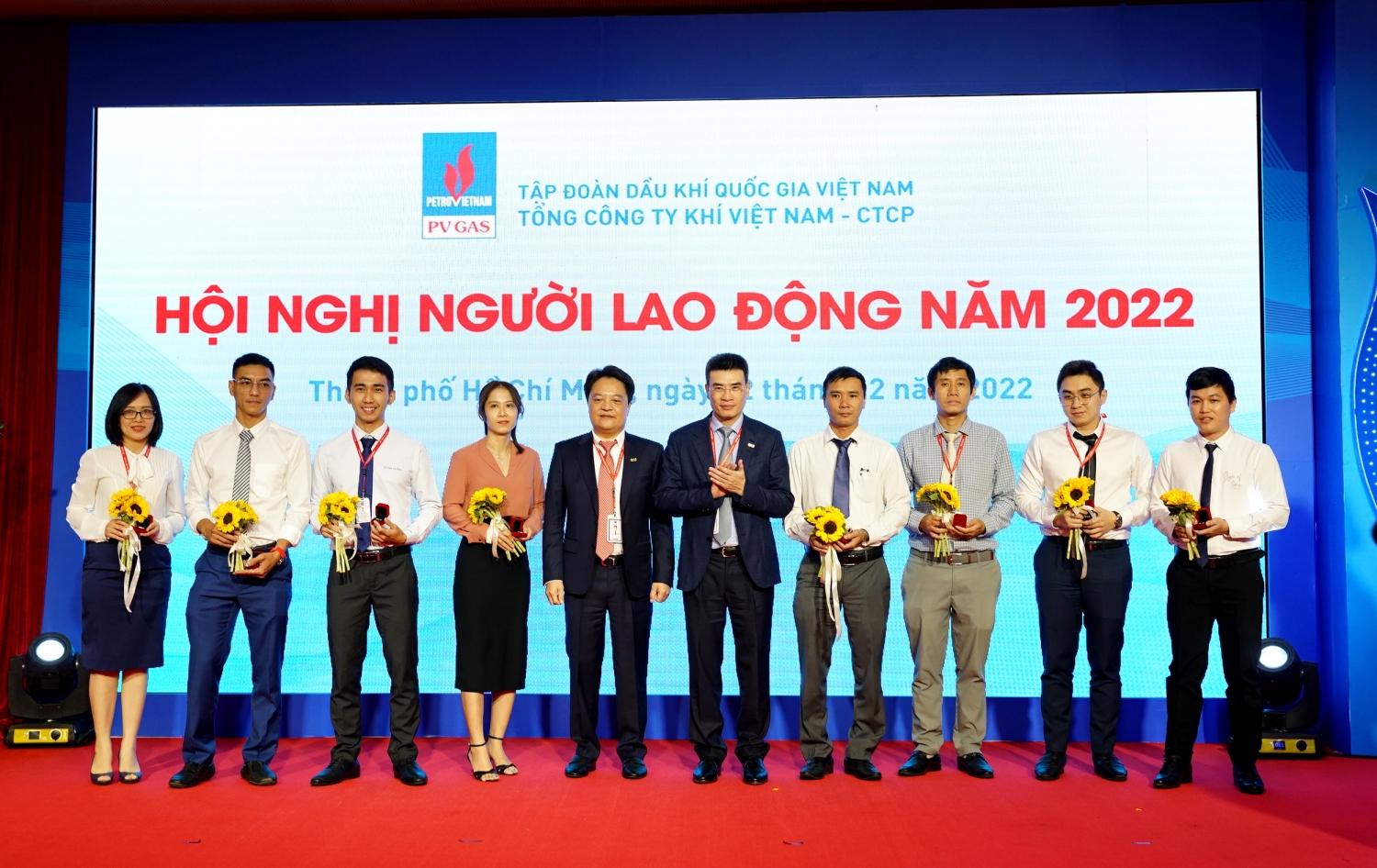 Khen thưởng NLĐ có thành tích xuất sắc, đóng góp vào việc thực hiện thắng lợi nhiệm vụ chính trị, SXKD của PV GAS năm 2022