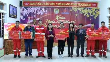 Ấm áp “Xuân nghĩa tình Dầu khí - Tết hạnh phúc, bình an" tại nhà máy Thủy điện Hủa Na