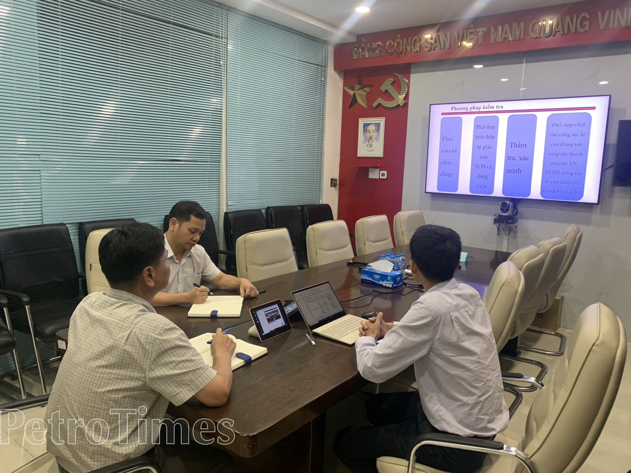 Tăng cường hiệu quả công tác kiểm tra giám sát của Đảng tại PV Power Tăng cường hiệu quả công tác kiểm tra giám sát của Đảng tại PV Power