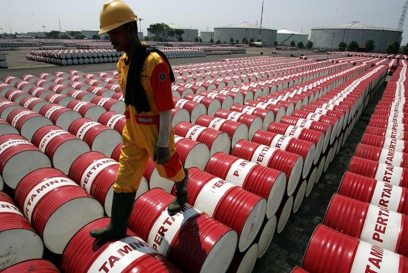 UBS: Giá dầu và than đá sẽ tăng trong năm 2023