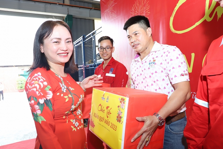 PV Drilling tổ chức chúc tết cho người lao động với chủ đề “Xuân nghĩa tình Dầu khí – Tết Hạnh phúc, Bình an”