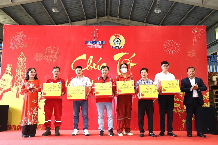 PV Drilling tổ chức chúc tết cho người lao động với chủ đề “Xuân nghĩa tình Dầu khí – Tết Hạnh phúc, Bình an”