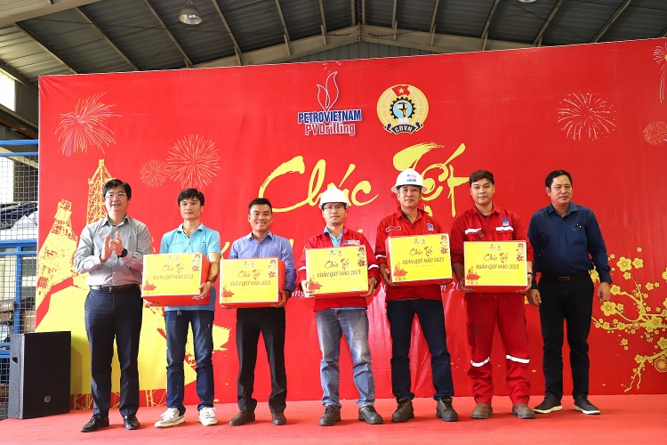 PV Drilling tổ chức chúc tết cho người lao động với chủ đề “Xuân nghĩa tình Dầu khí – Tết Hạnh phúc, Bình an” PV Drilling tổ chức chúc tết cho người lao động với chủ đề “Xuân nghĩa tình Dầu khí – Tết Hạnh phúc, Bình an”