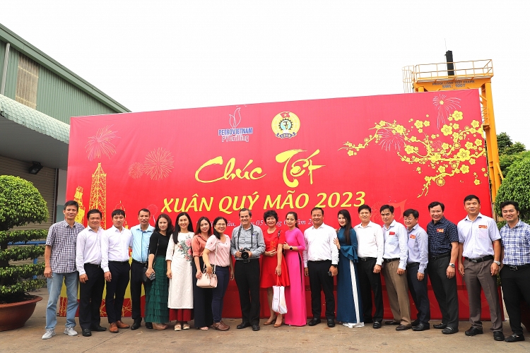 PV Drilling tổ chức chúc tết cho người lao động với chủ đề “Xuân nghĩa tình Dầu khí – Tết Hạnh phúc, Bình an” PV Drilling tổ chức chúc tết cho người lao động với chủ đề “Xuân nghĩa tình Dầu khí – Tết Hạnh phúc, Bình an”