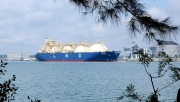 Giá LNG tại châu Á giảm gần 11% do triển vọng nhu cầu yếu
