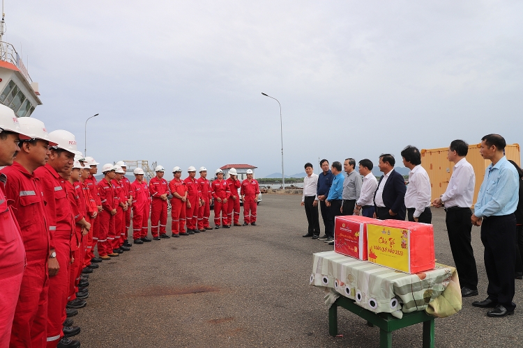 CĐ DKVN, Công đoàn PV Drilling thăm chúc tết Cảnh sát biển Vùng 3 và Trung tâm NASOS